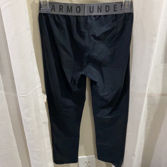 Under Armour compression capri - size small - Picture 2 of 2